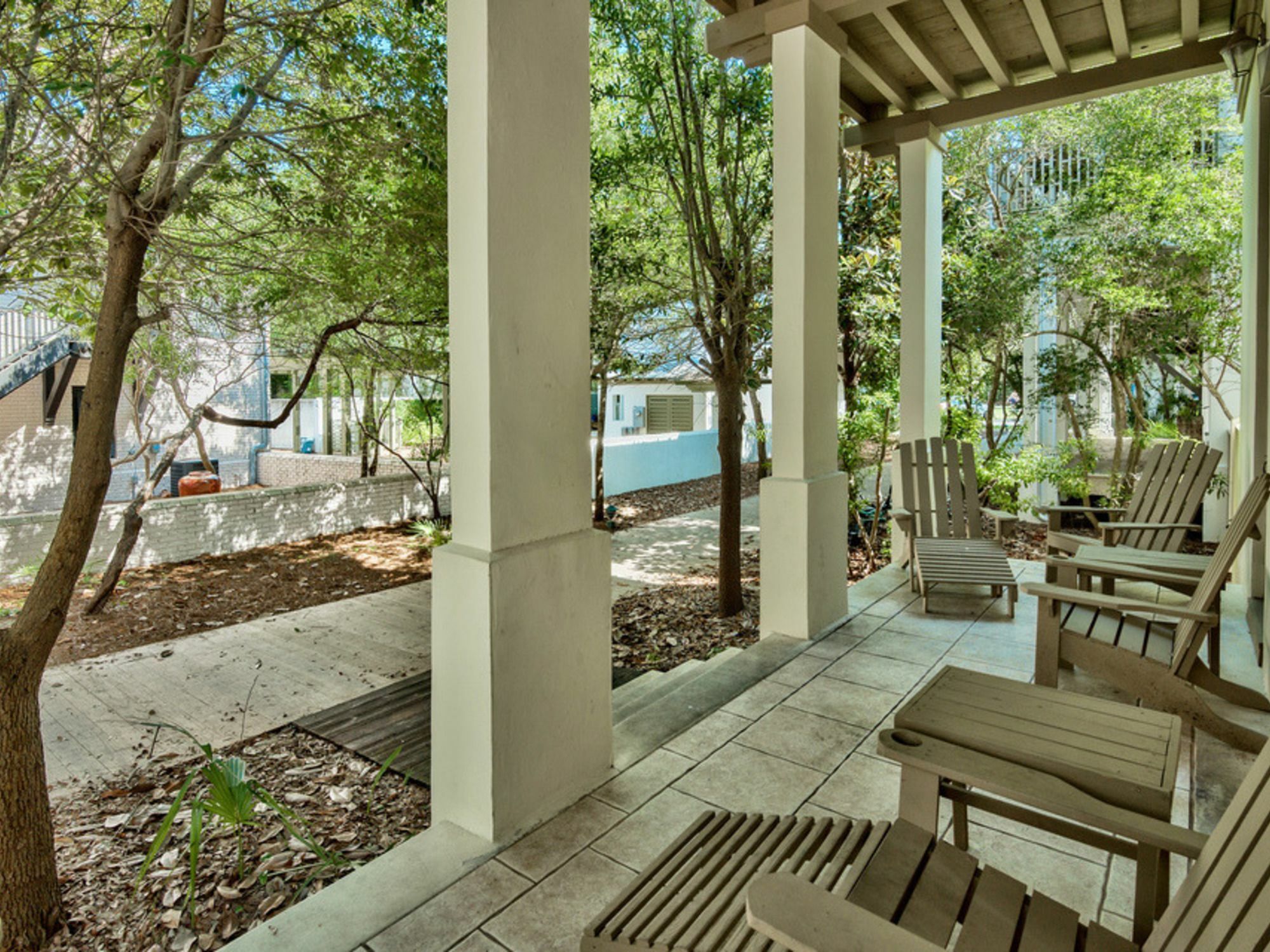Apartment Big Thyme Main House By Redawning